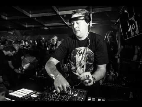 straight techno artist 3 Uros Umek