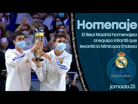 El Real Madrid homenajea a los campeones de la Minicopa Endesa