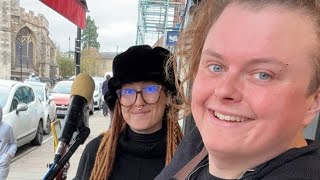 ENGLISH BUSKERS SING SONGS!