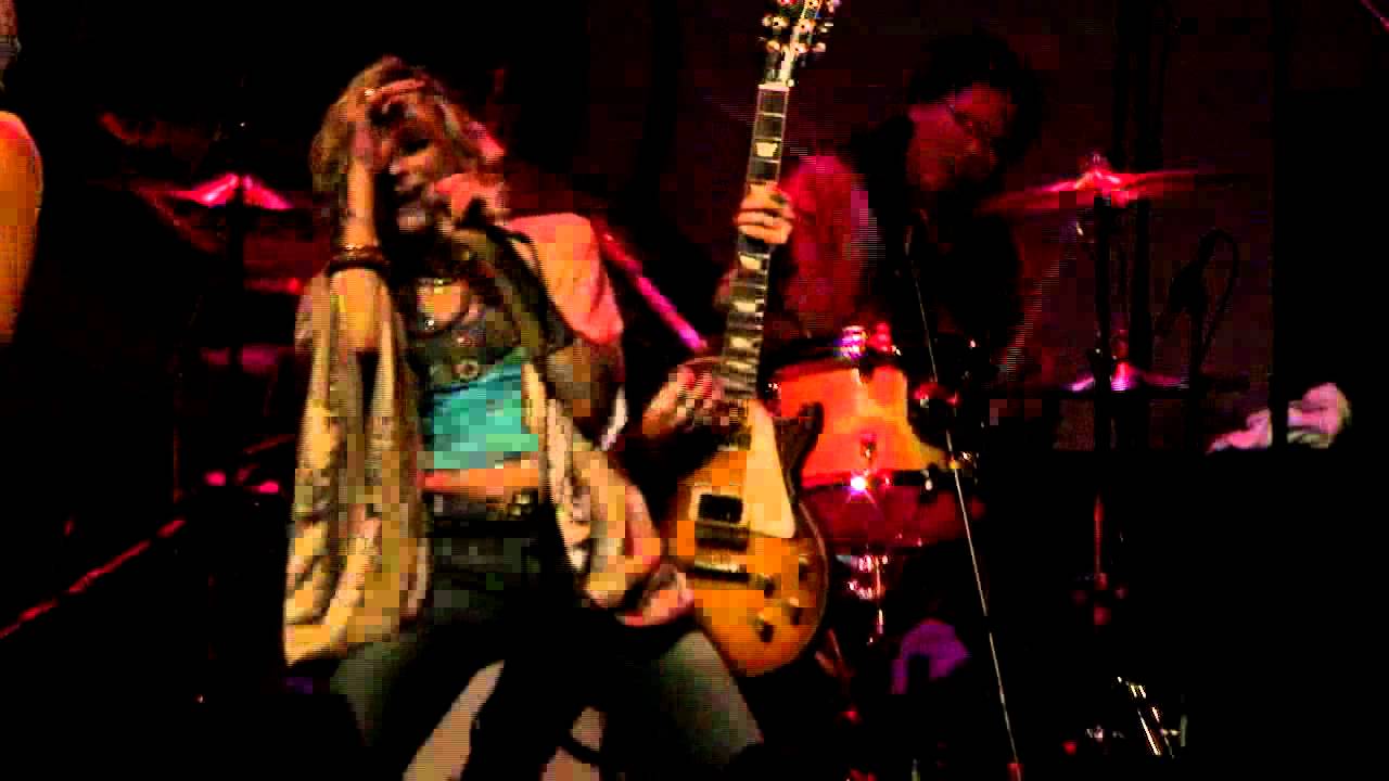 Lez Zeppelin - Whole Lotta Love - YouTube