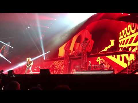 Cher - Bang Bang (Interlude) [Here We Go Again Tour - 28/9/18 - Brisbane Entertainment Centre]