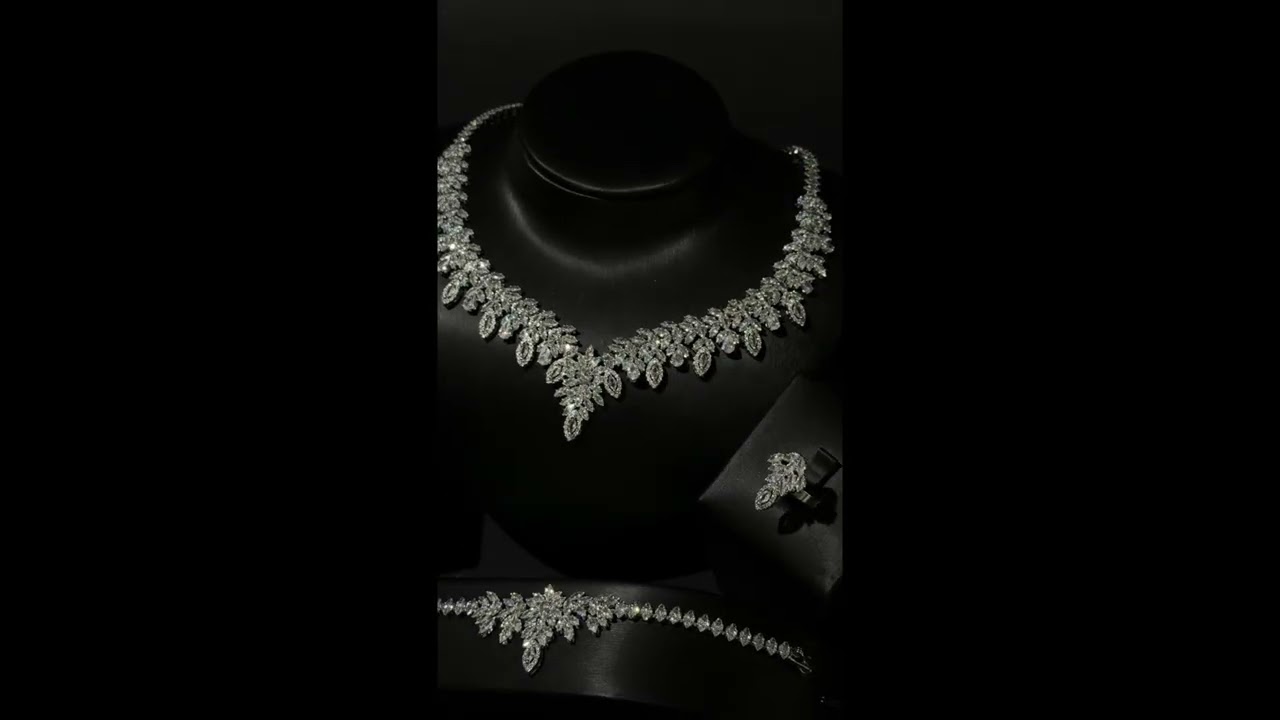 Accessory set embellished with golden stones