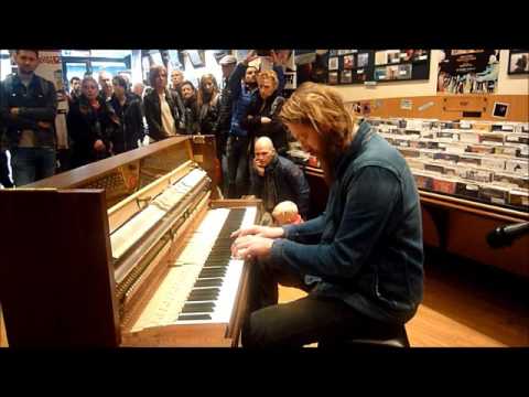 Joep Beving - Etude & Seelenkind (Instore live @ Kroese Arnhem 15.04.2017) 1/3