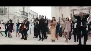 Amici Come Noi - Clip Finale - Il ballo alla Bollywood