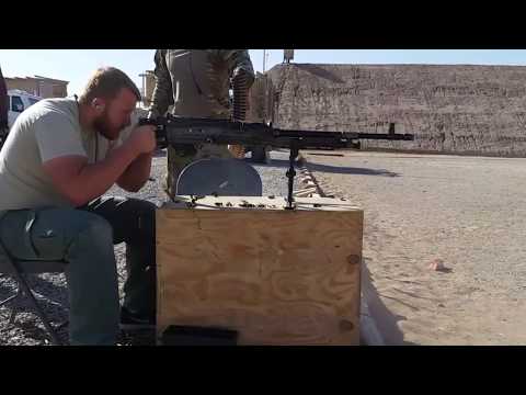 Shooting the FN M240H crew served machinegun