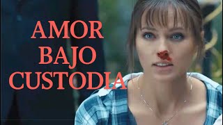 DOS ENEMIGOS DEL CRIMEN SE ENAMORAN | AMOR BAJO CUSTODIA | PeliAcción - Adrenalina Tota