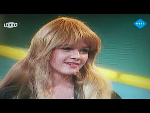 De playback en soundmix show met Hennie Huisman en de kandidaten jaar 1983