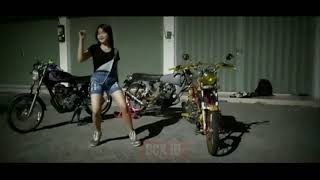 Download lagu Story WA Keren Kekinian Cewek CB Goyang mp3