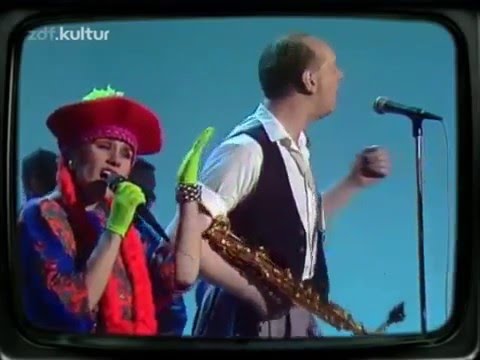 JOE JACKSON Featuring ELAINE CASWELL—  HAPPY ENDING (Audio Enhanced)