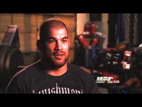 Tito Ortiz Knocks Out Chuck Liddell In The First Round At Golden Boy MMA: Liddell vs. Ortiz III