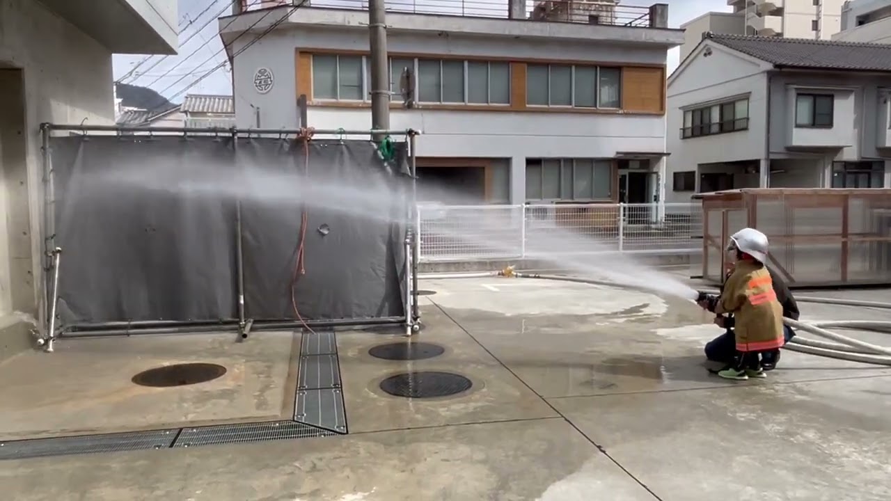 R080304suzuお別れ遠足04（赤組放水体験②）