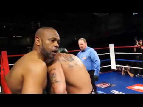 LEGENDARY! 46 year old Roy Jones Jr. KO's Willie Williams!