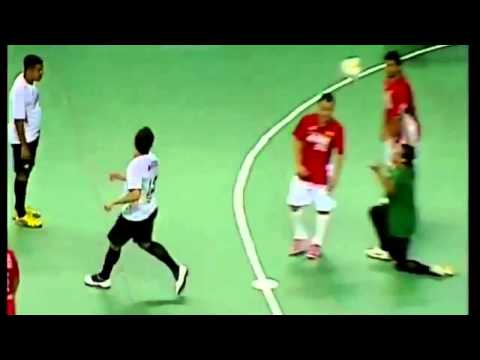 Falcao Amazing  Goal  Free Kick (18.12.2012)