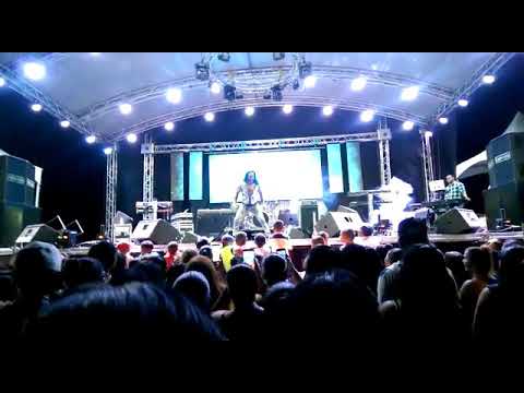 NEESHAN D'HITMAN WINING ON STAGE!!