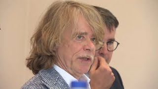 HELGE SCHNEIDER: Deutschlands exzentrisches Multitalent