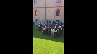 Funerali di Carlin Petrini, le prove dei canti per salutare il fondatore di Slow Food