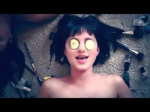 Ewa Farna   Mám boky jako skříň a k tomu ráda jím 2015  mp3֍
