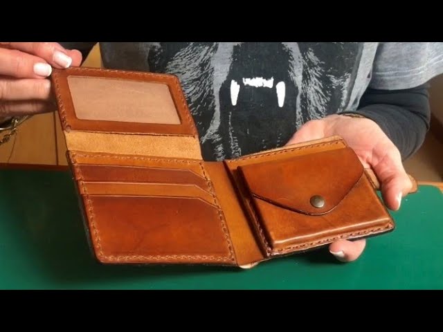 Vídeo relacionado con Real Betis BALOMPIÉ - Cartera Billetera con Cabecera, Cartera Billetera, Monedero, Cómoda y Versátil, Calidad y Resistencia, 12.5x9.5 cm