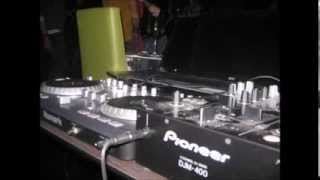 DEE DEE WOP   Get off of my cloud 1980