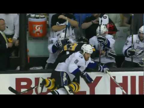 Dennis Seidenberg freightrains Martin St. Louis [HD]