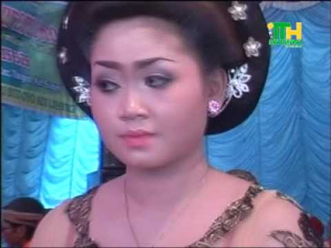 Mak'e Aris - Sawit (Official Music Video)