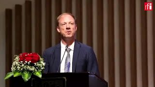 Download lagu ទូតអាល្លឺម៉ងប្រចាំកម្ពុជាថា កម្ពុជានឹងលែងបារម្ភពីឯកជនភាពអនឡាញ mp3 Download lagu ទូតអាល្លឺម៉ងប្រចាំកម្ពុជាថា កម្ពុជានឹងលែងបារម្ភពីឯកជនភាពអនឡាញ mp3