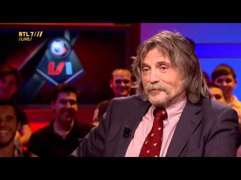 VI 19-08-11 - Hoogtepuntje van de avond: Johan Derksen vult weer een Toto in