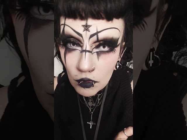 Vídeo relacionado con We The Creeple Funny espeluznante espeluznante Halloween Goth Girl Power Manga Larga