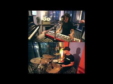 Rai Thistlethwayte feat. Johnny Salerno 'Soldier At Heart' LIVE