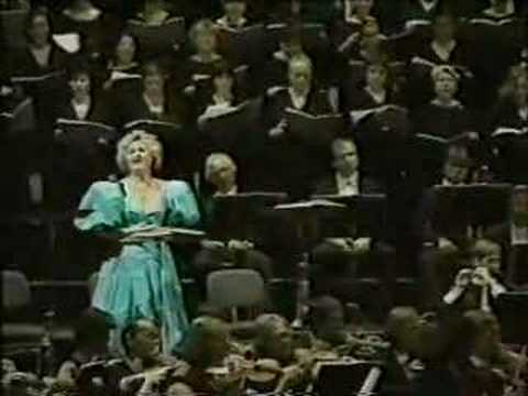 Gruberova sings Bel raggio by Rossini in concert 1990