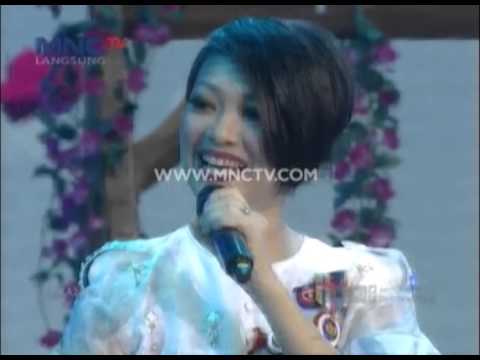 Nola feat Naura " Semesta Cinta " - Mom And Kids Awards 2015 (22/12)