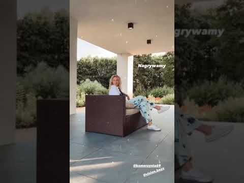 Kamerzysta w trakcie nagrywania teledysku do "Świetlne cienie"