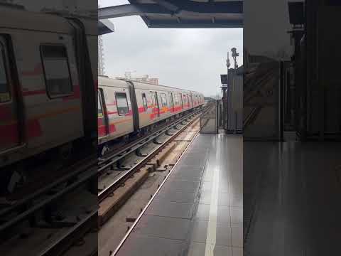 AS-02 4462 Llegando A Macul De La Línea 4 Del Metro De Santiago