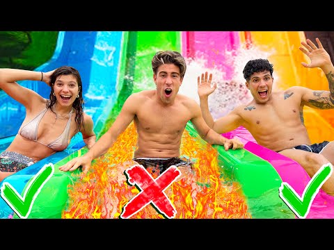 NO ELIJAS EL TOBOGÁN INCORRECTO EN EL PARQUE ACUÁTICO !!