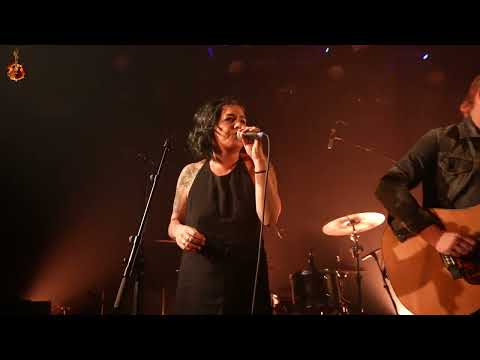 Meghan Parnell and Dave Barnes from Bywater Call # grandma's hands @ la maroquinerie Paris 2023 live