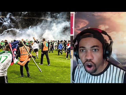 St Etienne fans storm the pitch and shoot pyro at players (ACE 1-1 Auxerre) REACTION