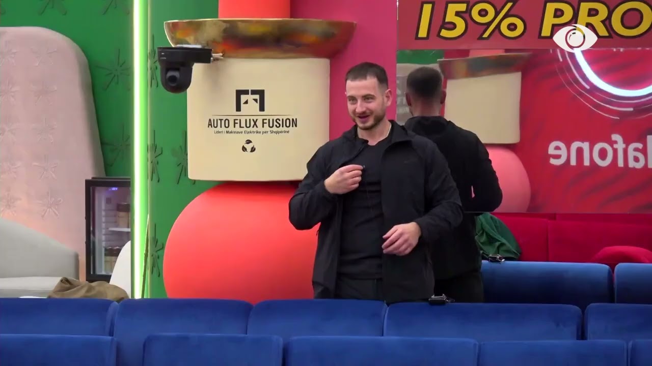 Nis loja/ Xumi dhe Gjesti luajnë kukafshehti, kush gjen kë fiton