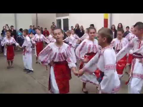 Ansamblul de dansuri populare "Şipotul" comuna Raciu, judeţul Dâmboviţa