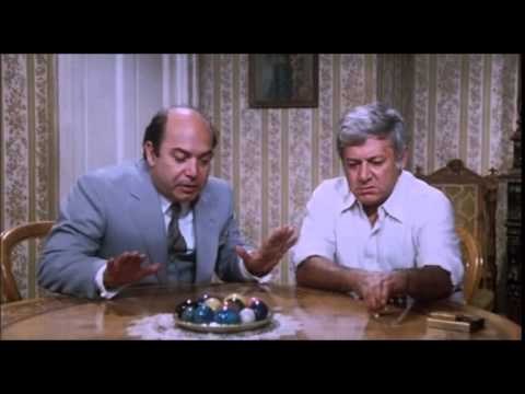 Il commissario Auricchio e la mamma della belva umana...