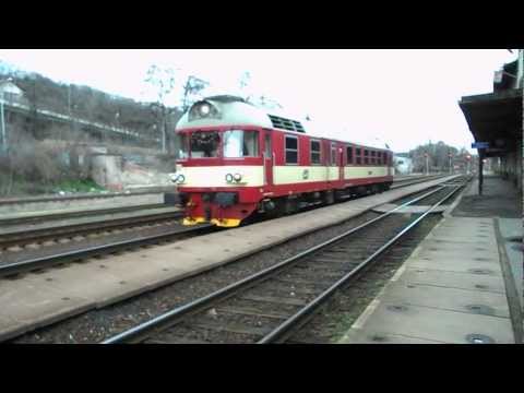 Odjezd vlaku Os 9525 (ČD 854.001) - Praha-Vysočany, 27. 12. 2012