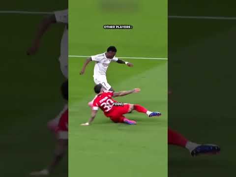 ¡Otamendi se hacía el duro con todos...hasta que llegó Zlatan! 💀🔥 #football