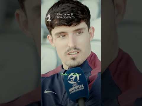 'This or That' with Tino Livramento #England #U21Euro #younglions
