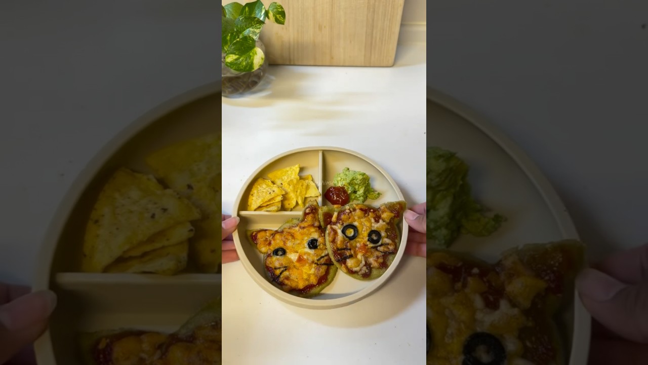 Avocado pizza! 🍕 #healthyrecipes #kidsrecipe #babyfood #snacksrecipe #pizzarecipe