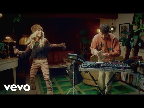 SILK, Mali-Koa - Regret The Morning (Live Performance)