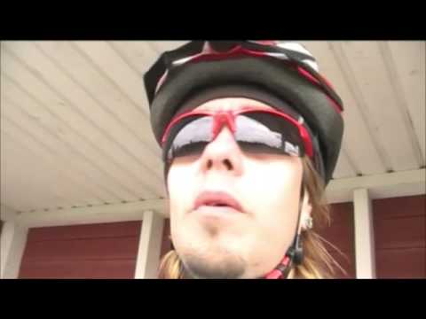 Jossakin pyöräilemässä