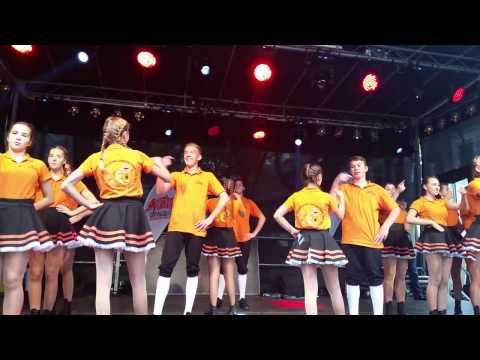 DÄ LÄNGSTE DESCH  Severinsviertel  straßenfest