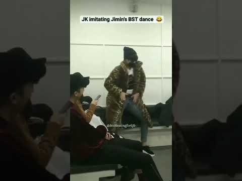 Jungkook imitating jimin's dance 💜🥰he is so cute and funny 🤣🤣#bts #정국