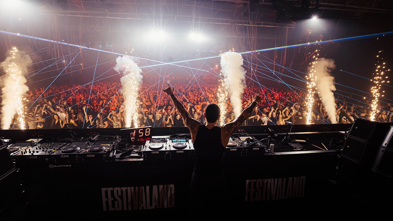 Bassjackers live at Festivaland 2025