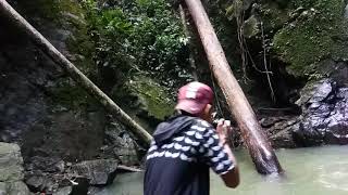 preview picture of video 'Ari terjun gunung bembap manokwari selatan'