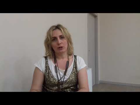 Intervista a Elena che presenta L'ALVEARE DICE SI